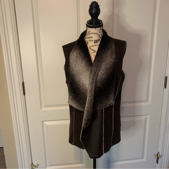 Jackets & Blazers - Faux fur and suede vest. Size medium.